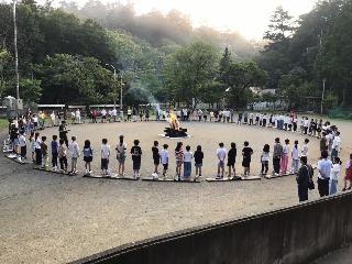 キャンプファイヤーの様子