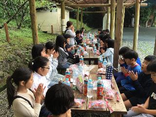 朝食の様子