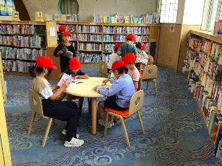 読書をする児童の様子