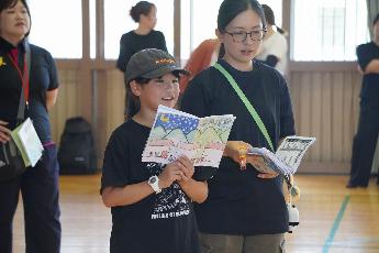 萩小体育館での出発式