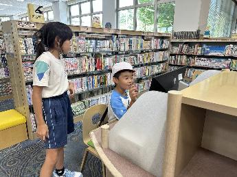 あまりのたくさんの本にびっくり!検索します