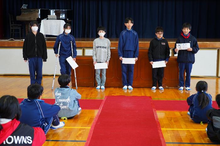 階段につけるいろいろな鳥の表示を作りました