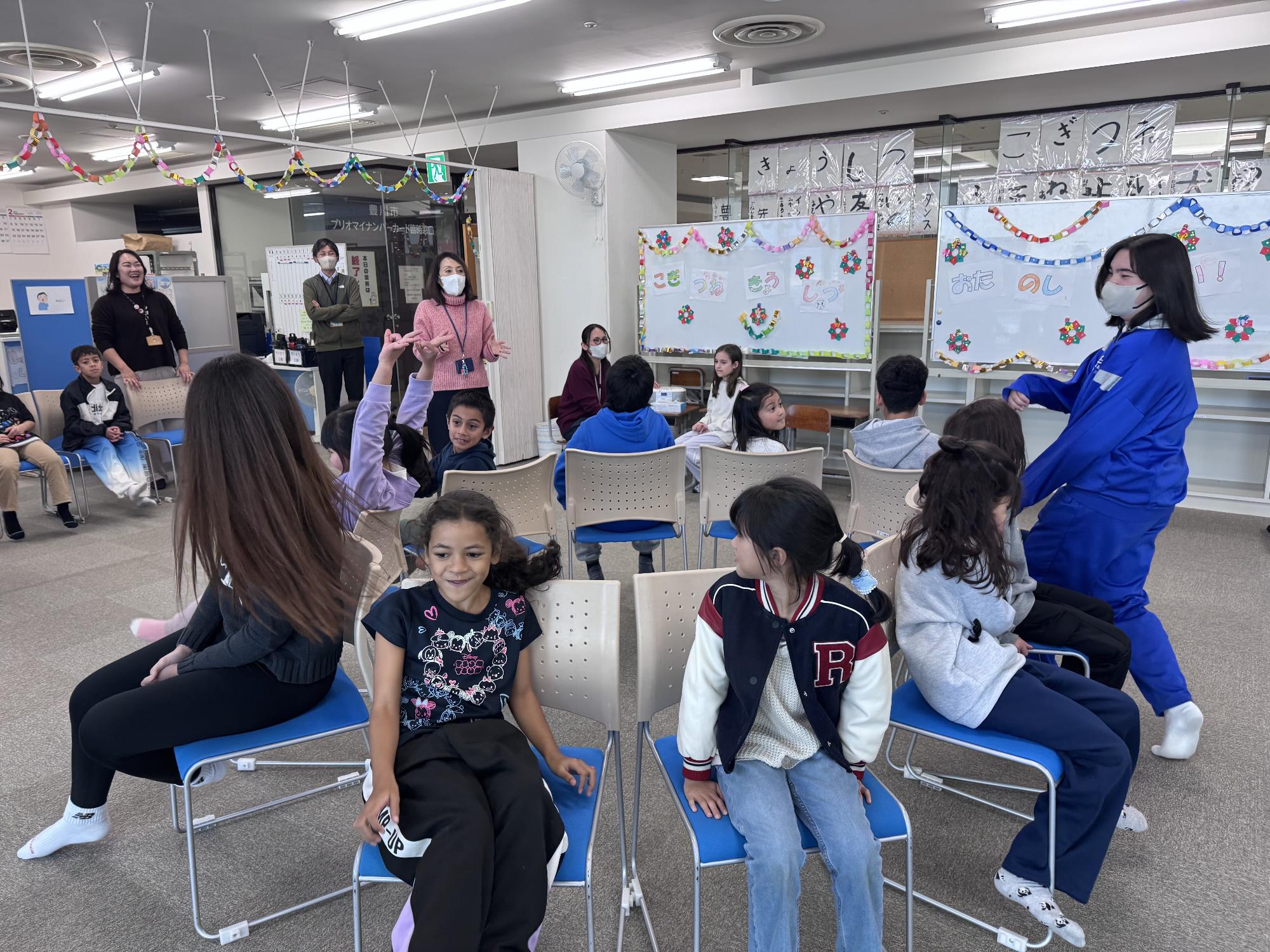 イス取りゲームの様子