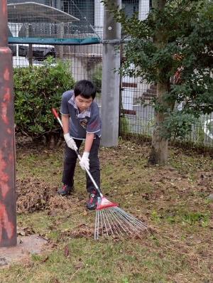 サンヒル赤坂東山中央公園での清掃活動の様子