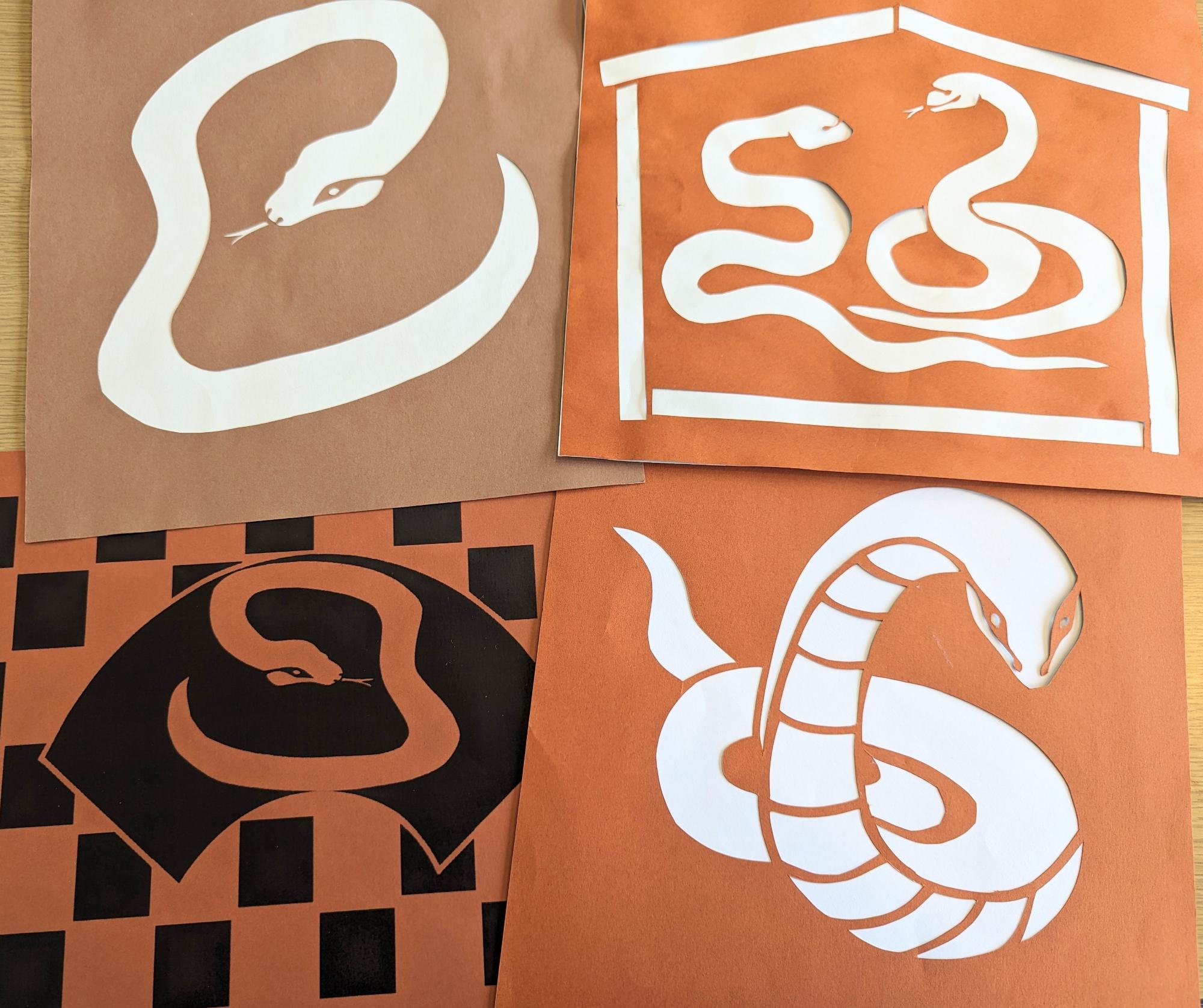 昨年の講座で作成した干支「巳(へび)」の切り絵飾りの写真