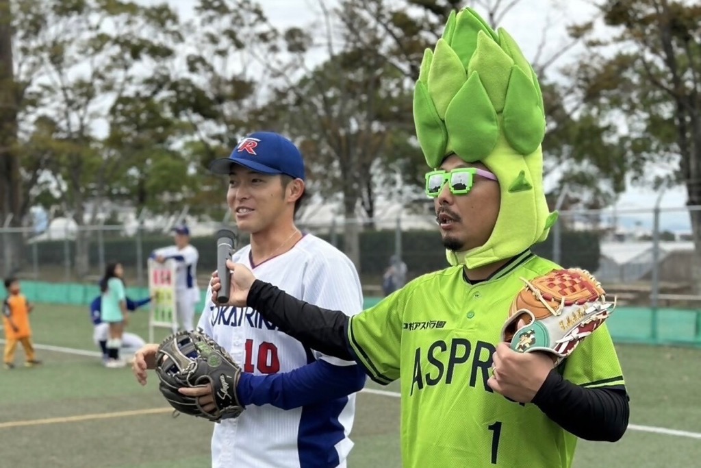あっぱらまんと東海理化硬式野球部の野球教室