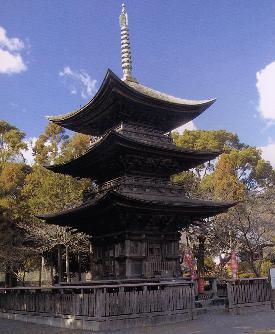 三明寺の三重の塔