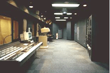 フロイデンホール音響・映写・調光調整室