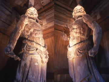 財賀寺の木造金剛力士立像