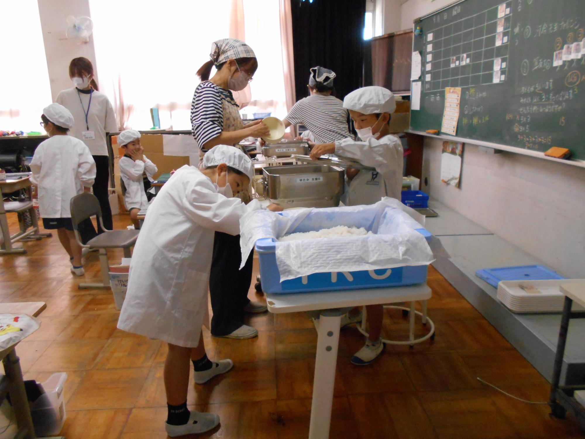 給食当番