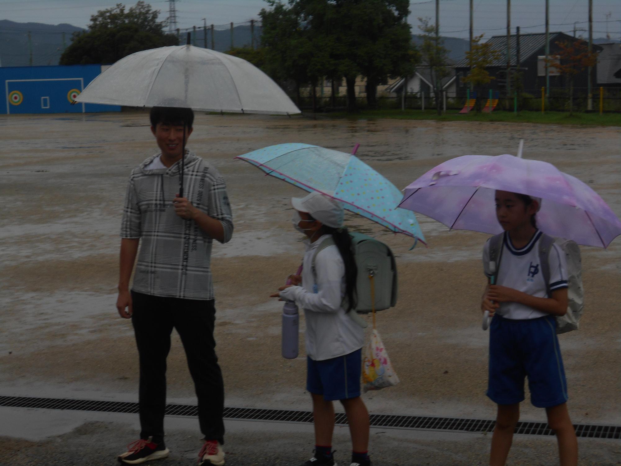 職員も声をかけます。
