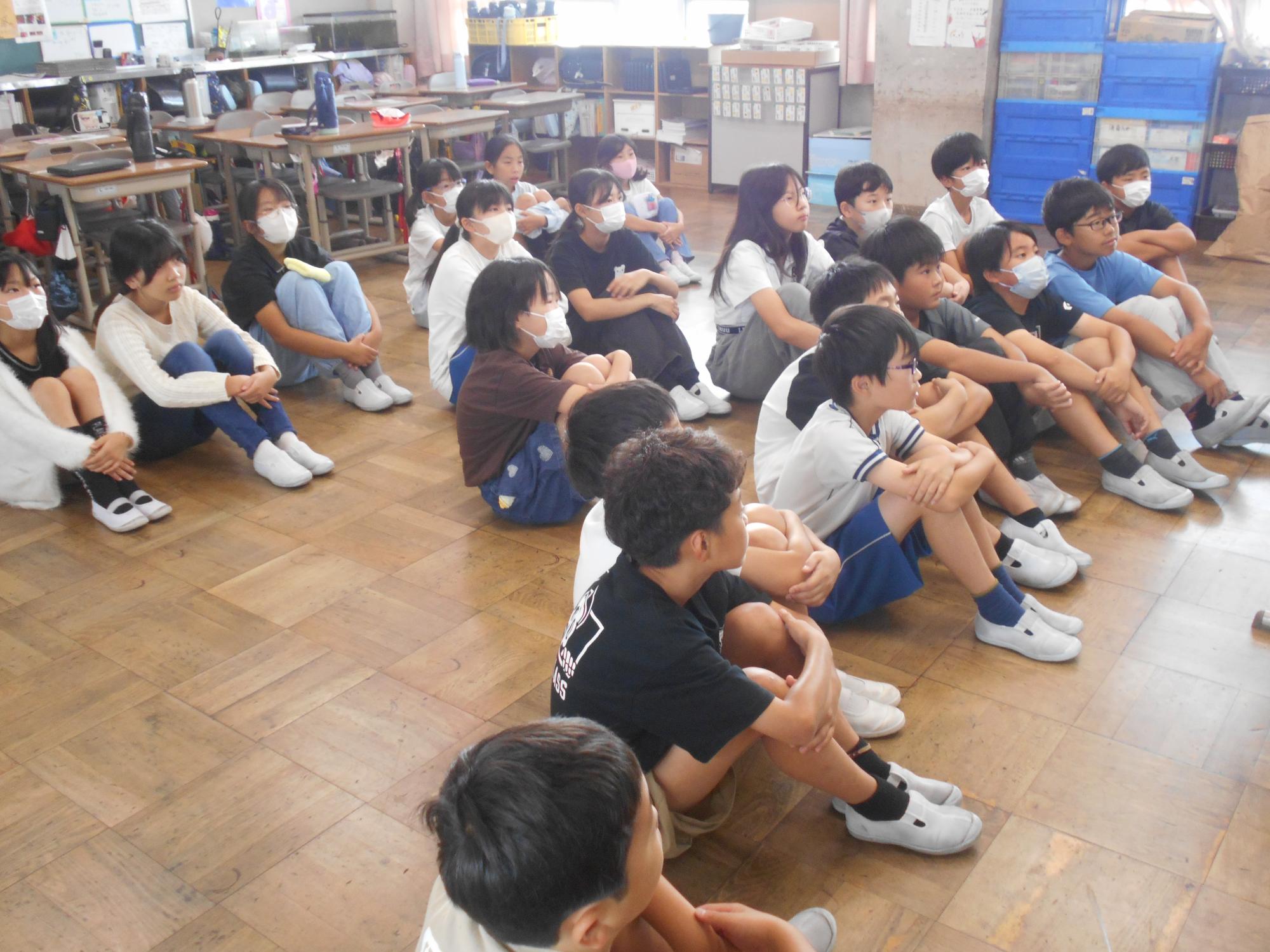 話に世界に引き込まれます。