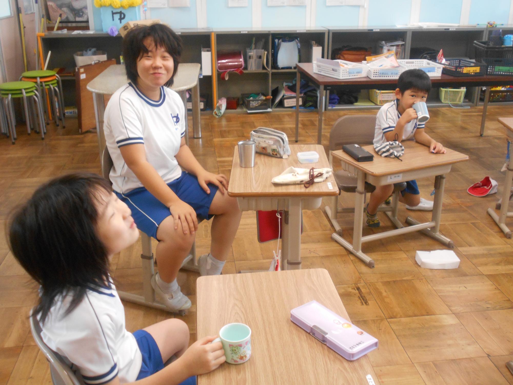 右、左洗口します。