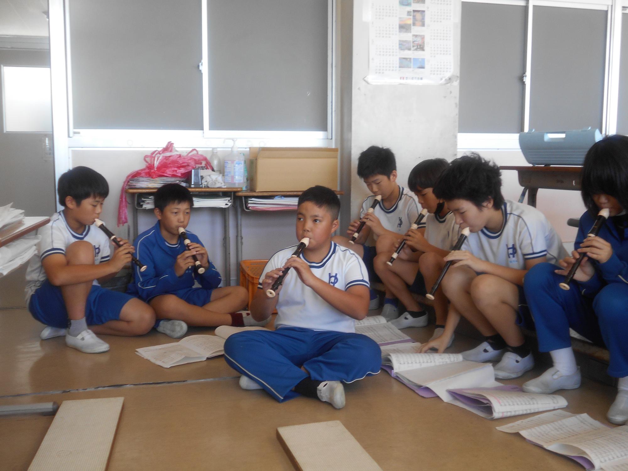 男子も頑張っています。