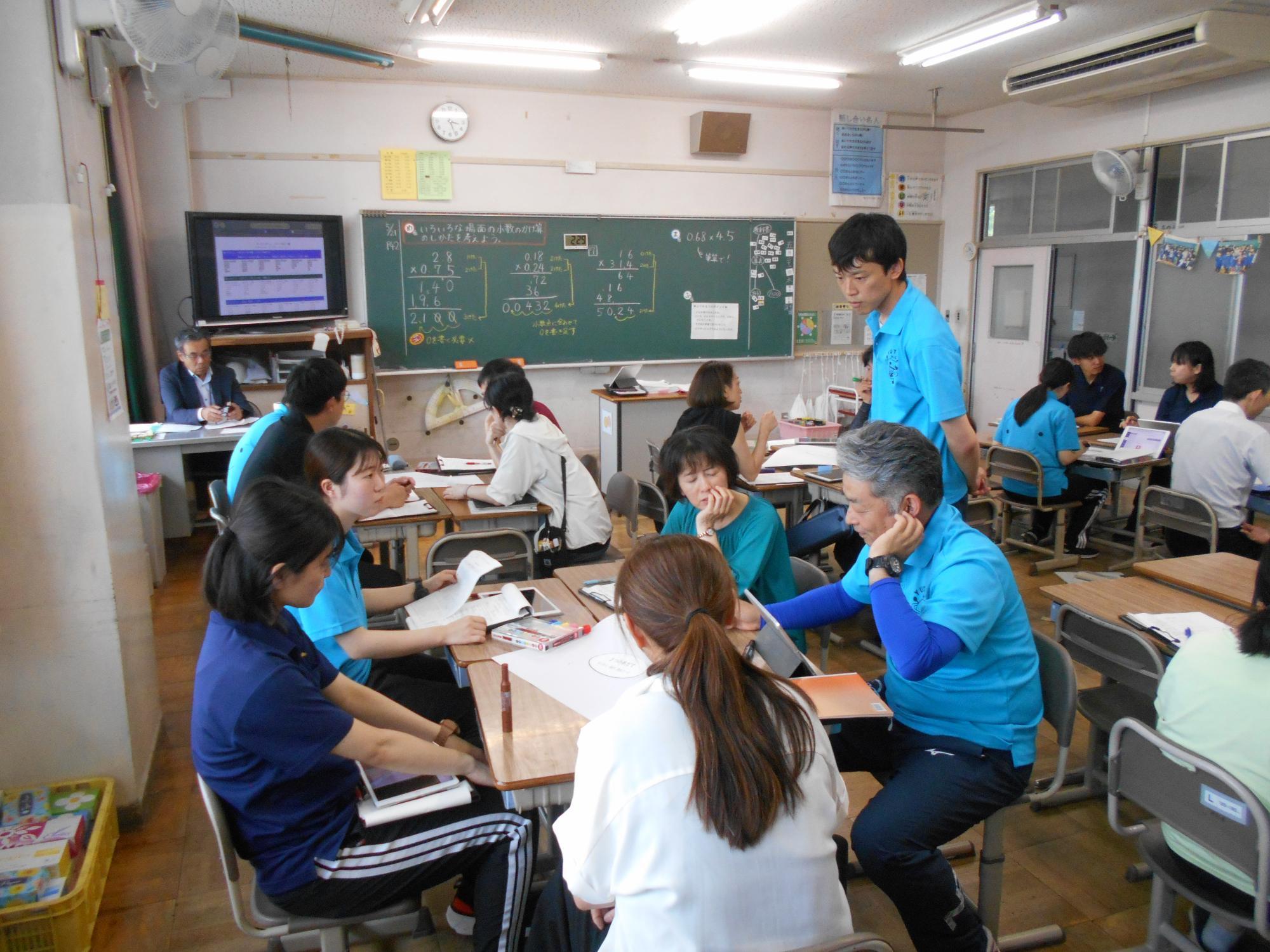 それぞれの考え方を出し合います。