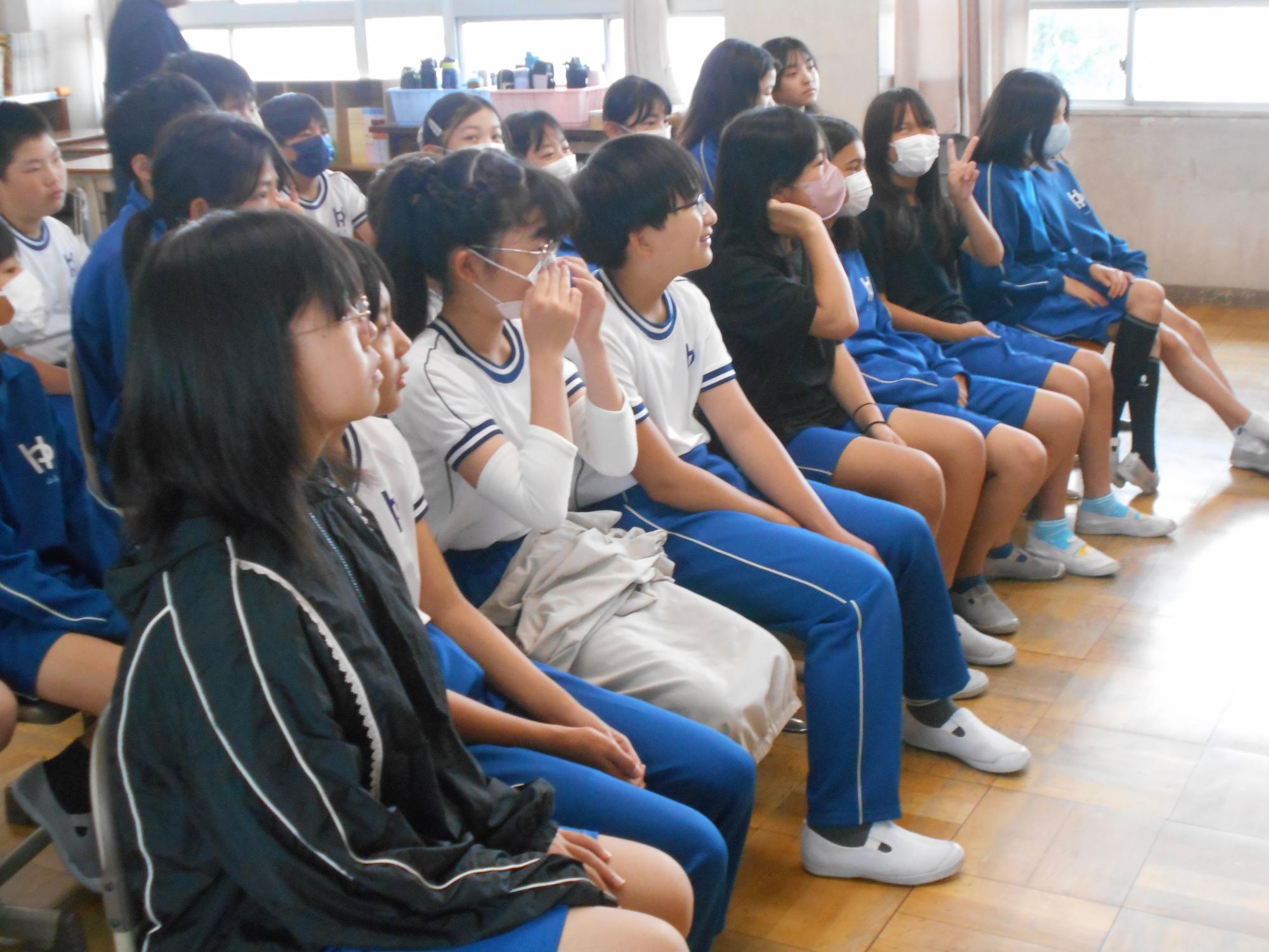 みんな読み聞かせの時間が大好きです。