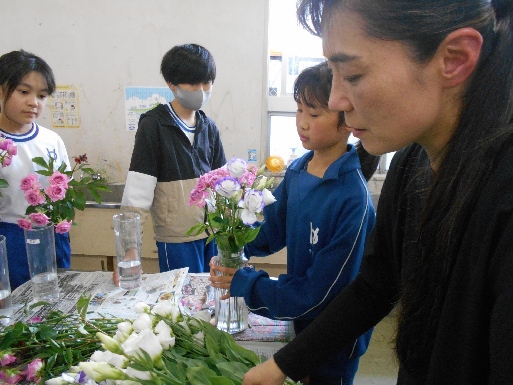 地域の花屋の方が来てくれます。