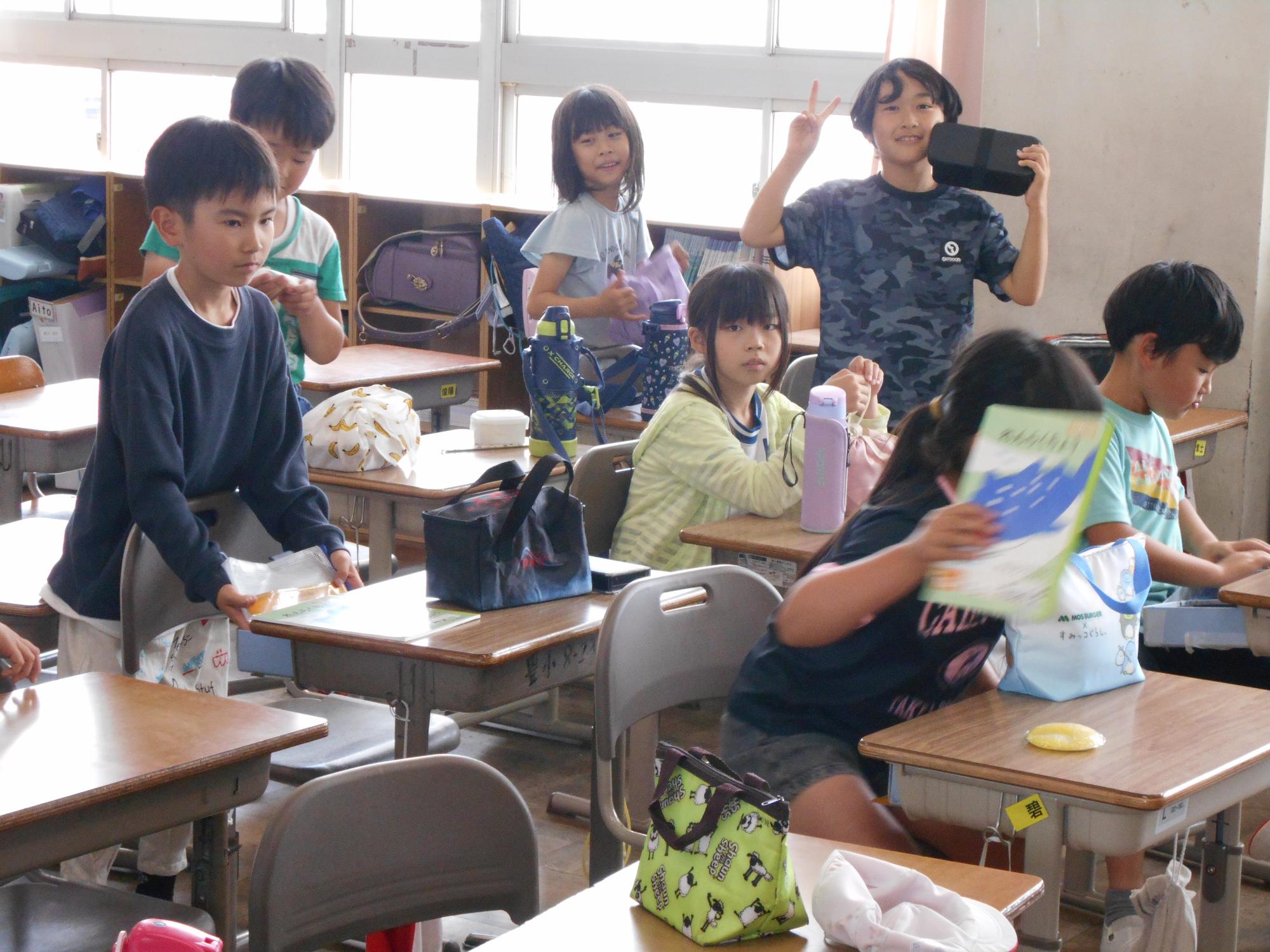 子どもたちがそろってきました。