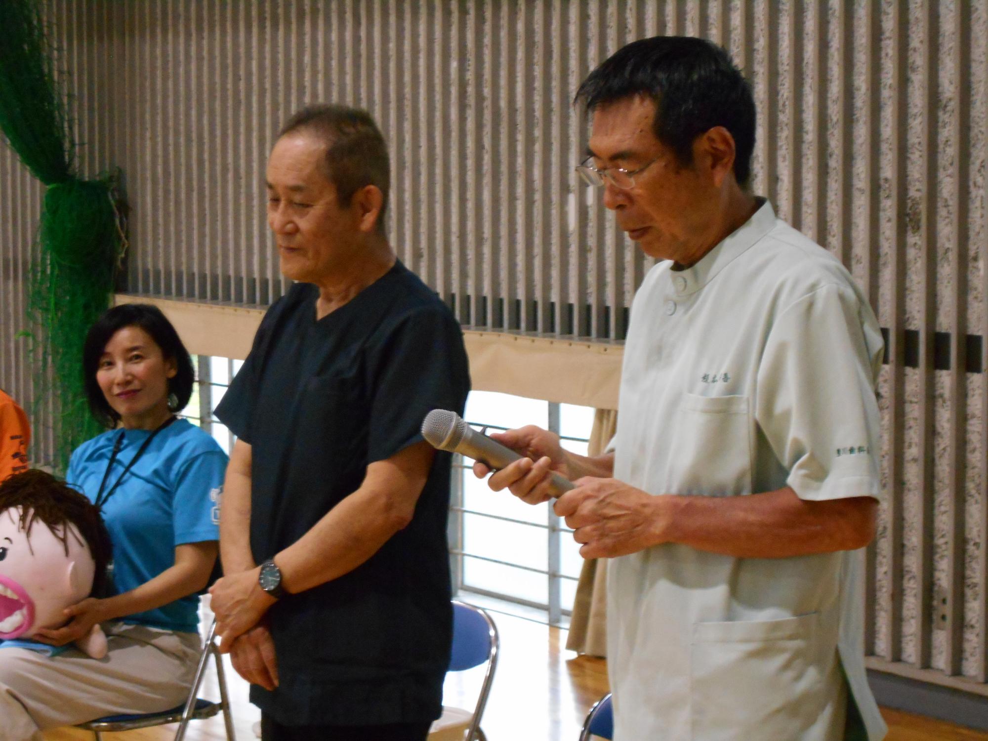 学校歯科医の先生が来校されました。