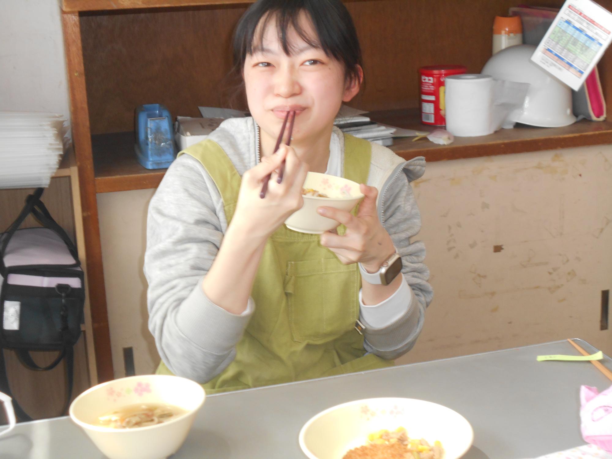 担任