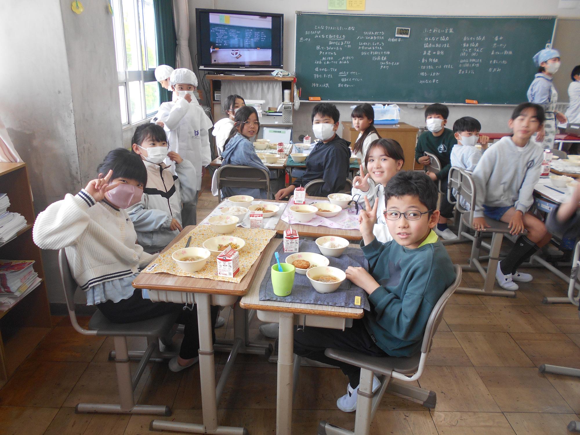 楽しく会食します。