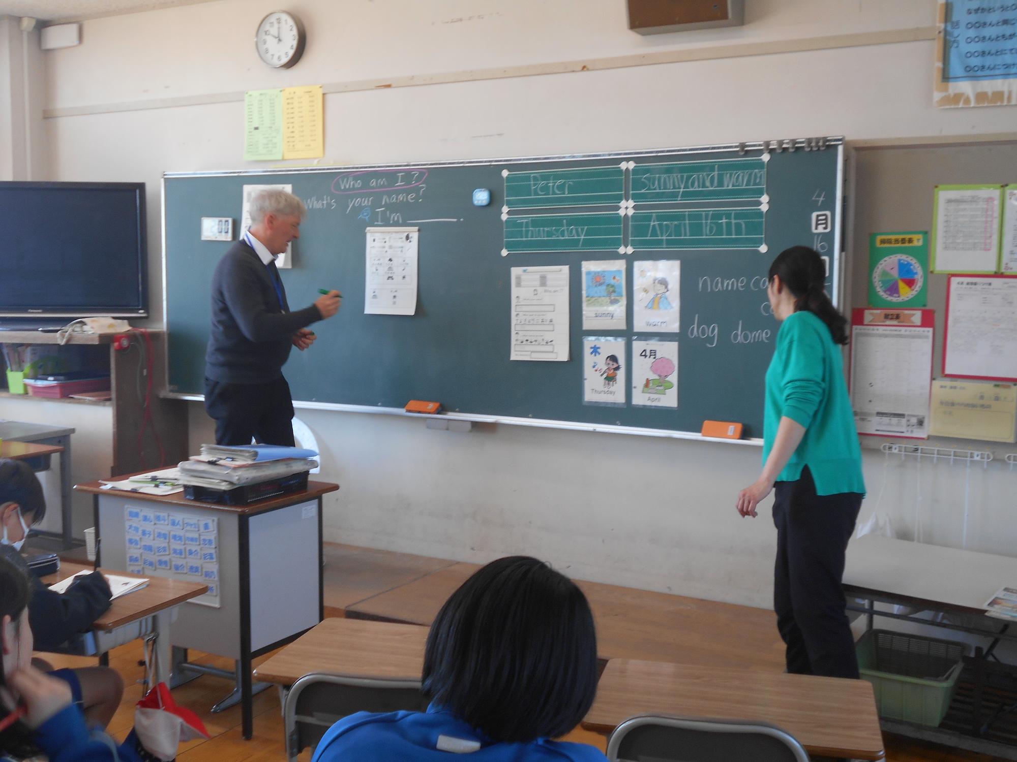 英語の授業も本格的に始まりました。