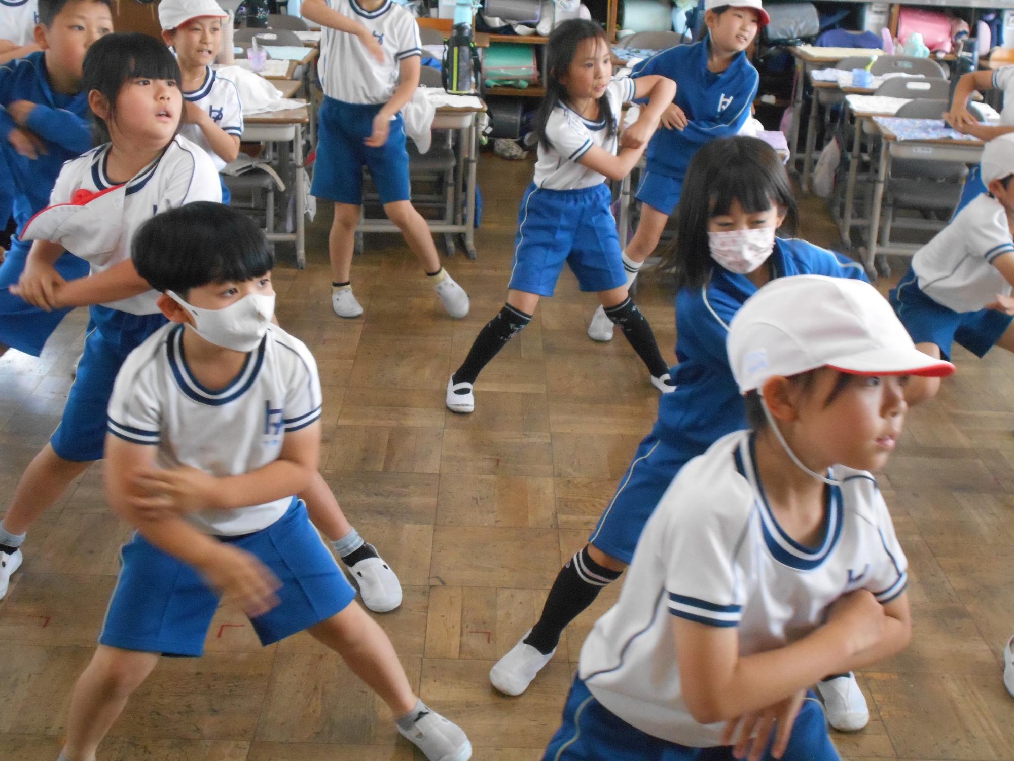 覚えていないところは、動画で確認します。