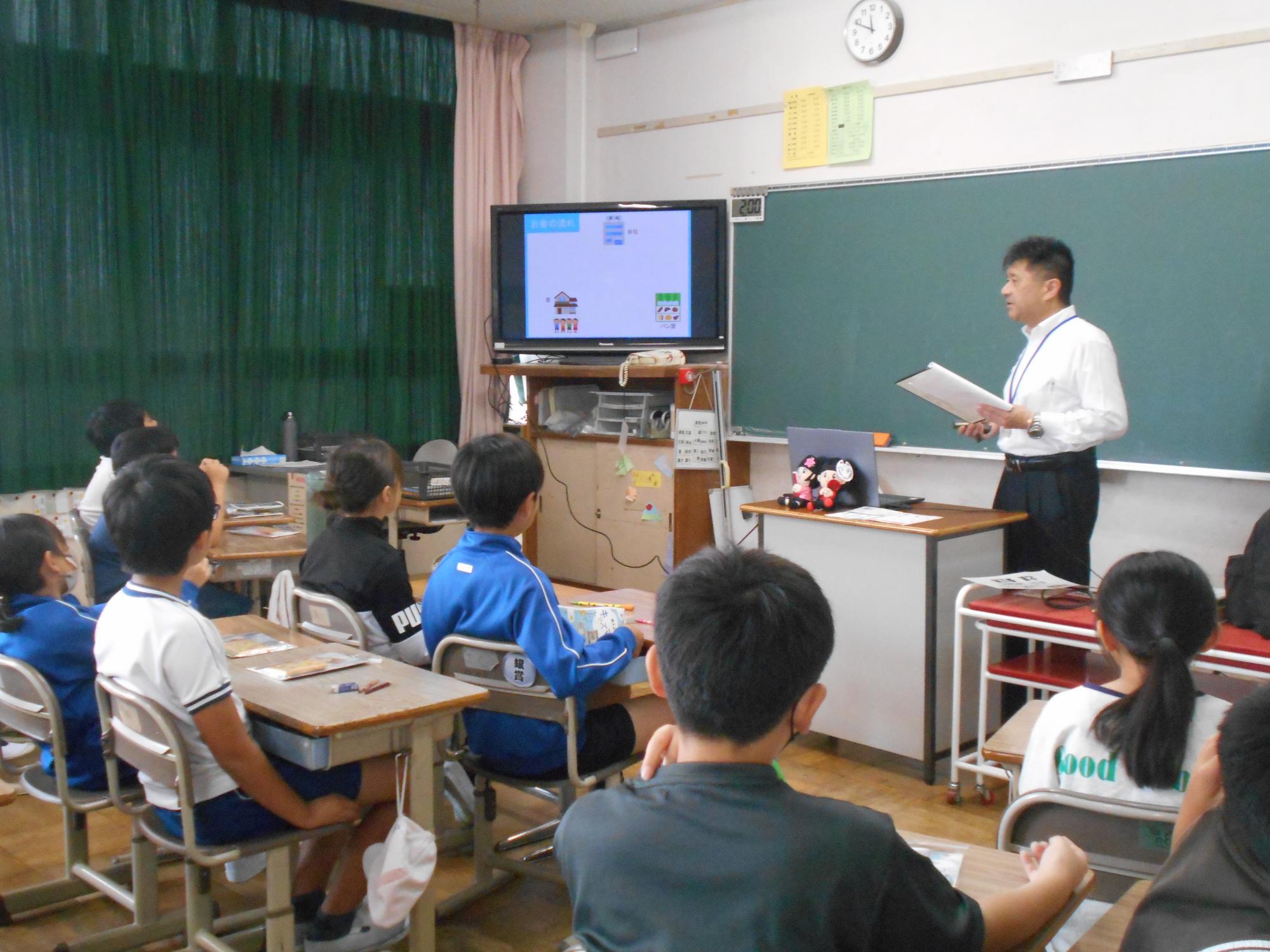 金子様が説明をしてくれました。