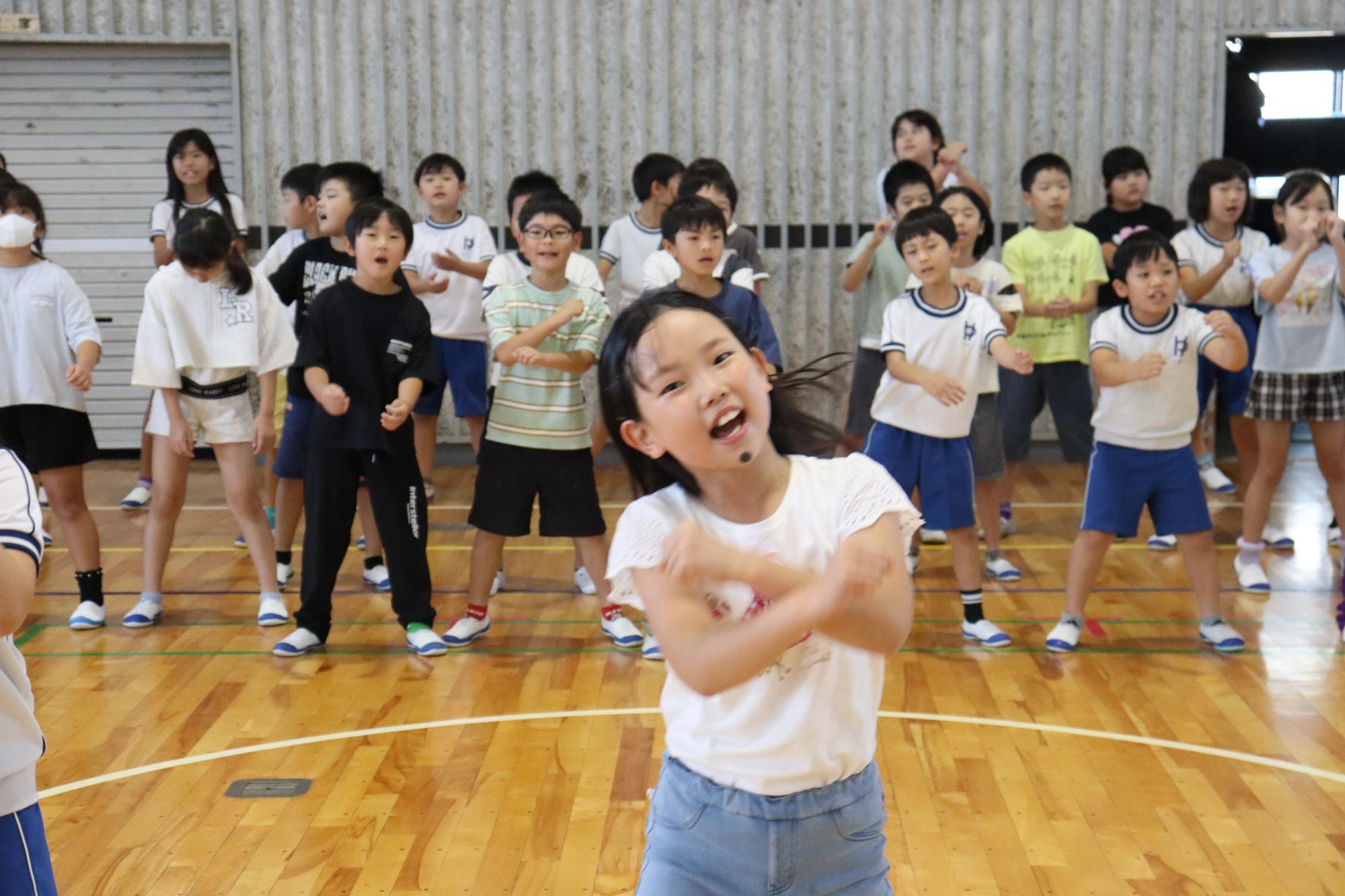 心を込めて歌います。