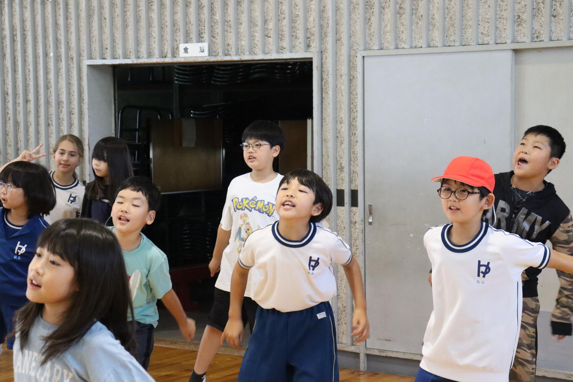 歌は楽しいです。