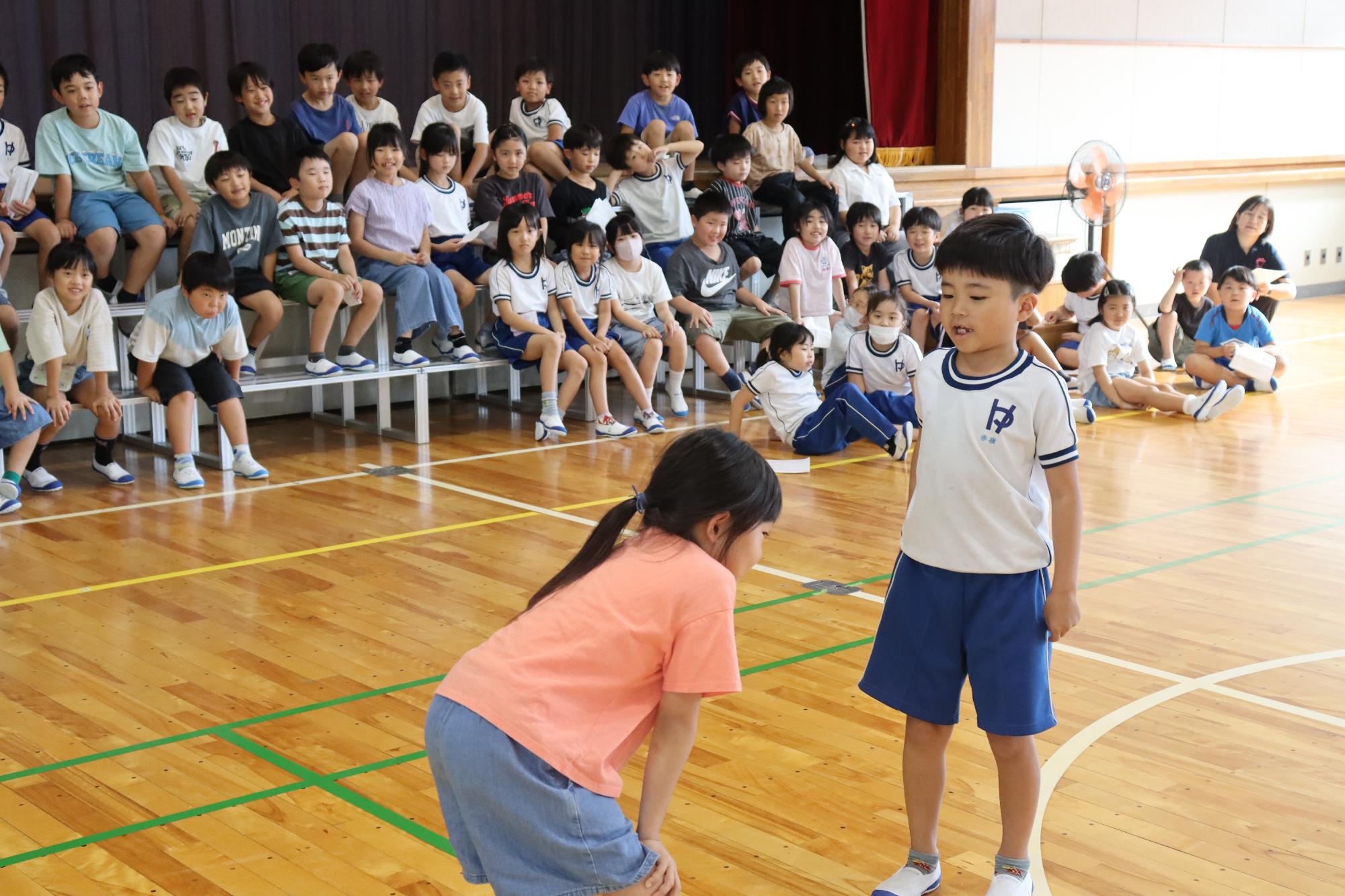 相手に向かいセリフを言います。