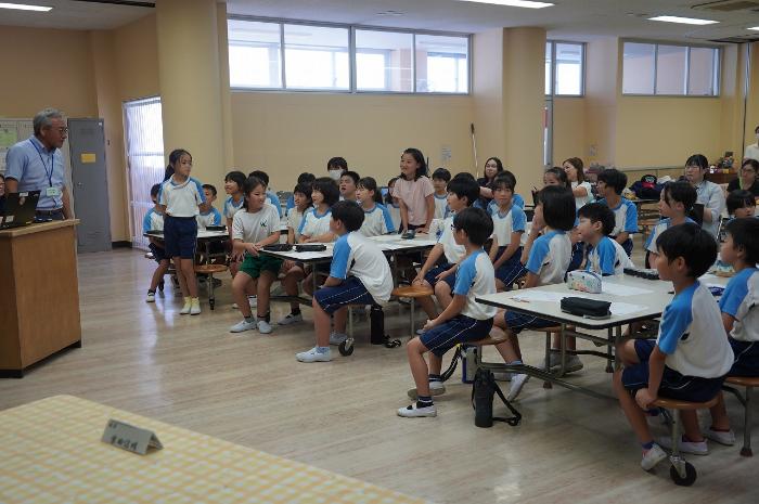 おはなしをきく