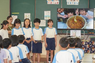 5年生からは、夏休み前にあった野外活動の報告がありました