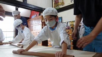 伸ばし棒で均一にすることも難しいよ