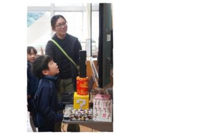 通りかかった1年生も参加