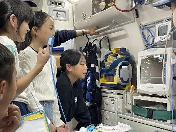 救急車の中ってこうなってるんだ！