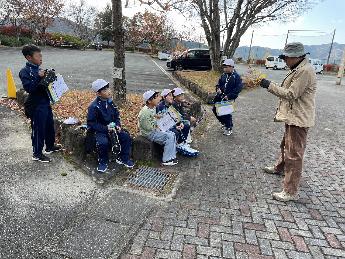 秋の色づく植物についてのお話を聞きました