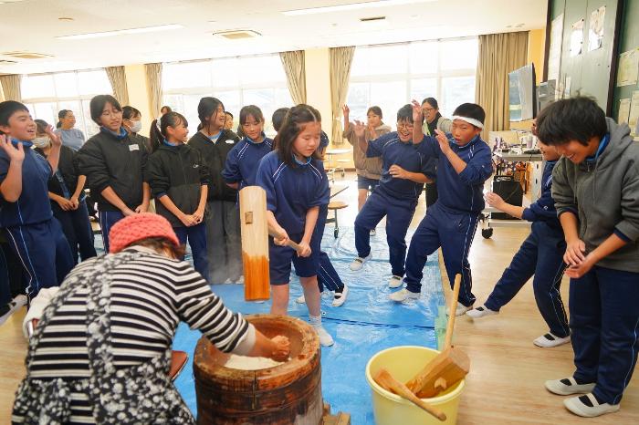 掛け声に、みんなノリノリです