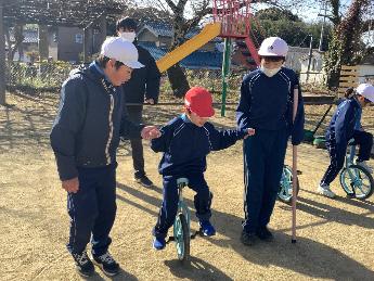 6年生は、低学年のサポートに徹します！