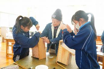 木ねじは力がいります