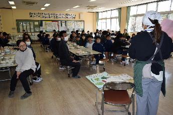 給食で再現しやすい調理方法! 地場産物を使うといいです！