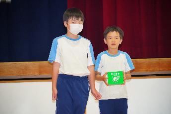 緑の羽根募金をお願いします