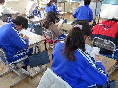 読書に取り組む子どもたち