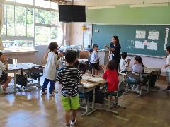 楽しく授業に取り組む子どもたち