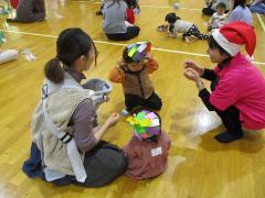 ツリーの形をしたクリスマス帽子を作りました