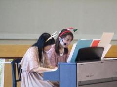 ピアノの連弾によるクリスマスソングメドレー