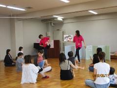 絵本読み聞かせ