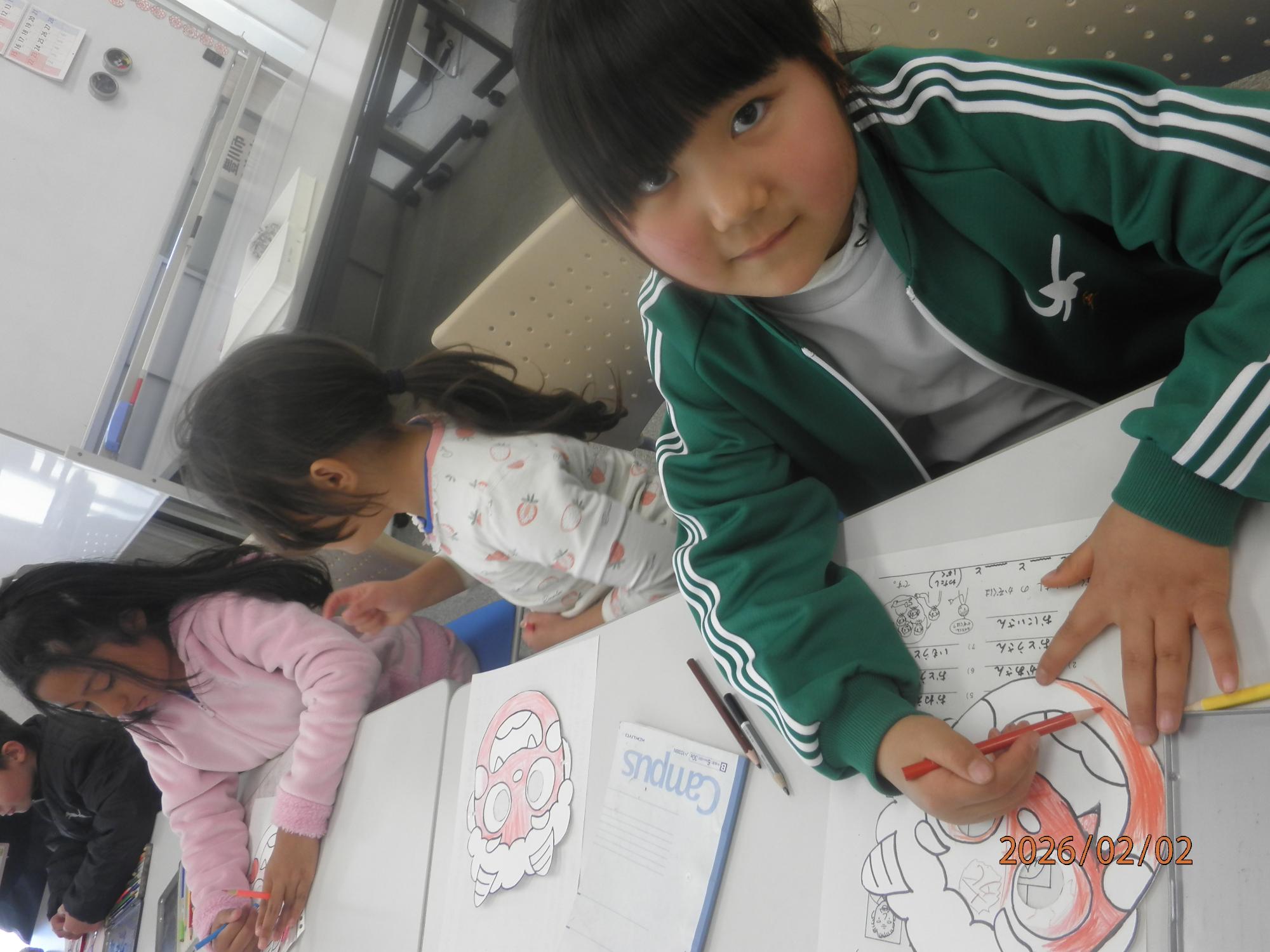 鬼のお面を作りました