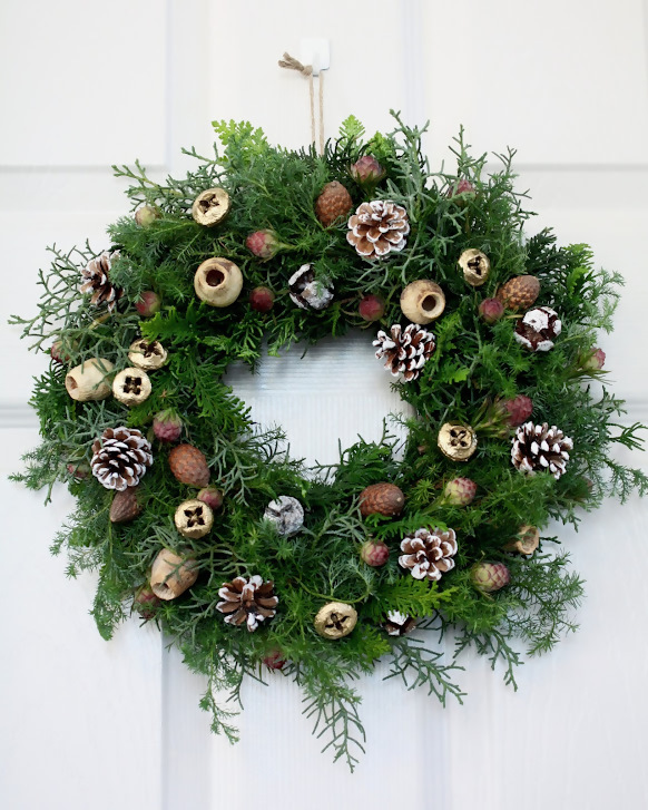 フレッシュなグリーンでクリスマスリースを作成してみませんか？