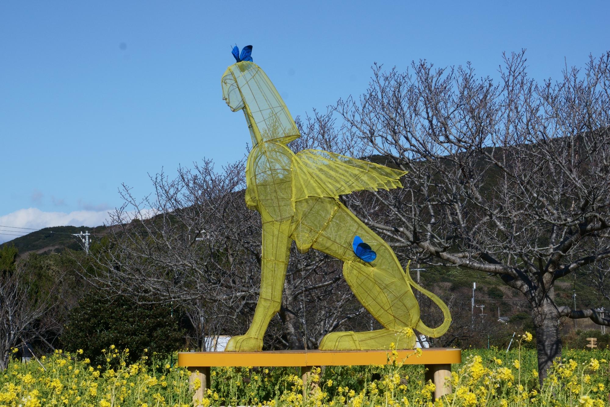 久保寛子 黄色いスフィンクス（坐像）